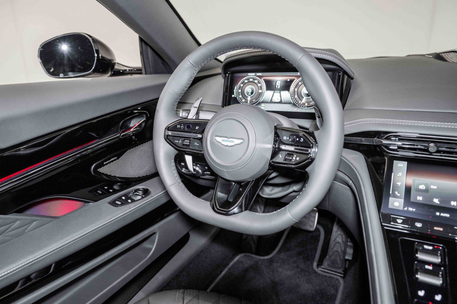 Used 2024 Aston Martin DB12 Coupe image 20