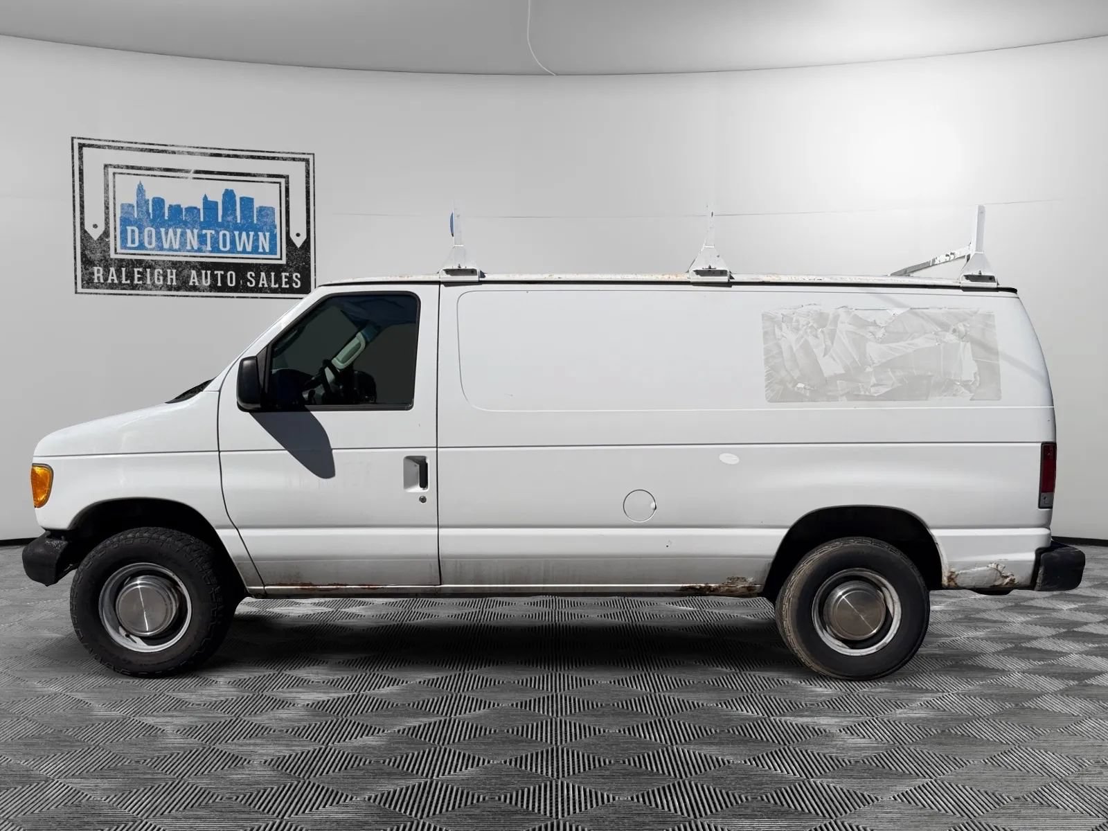 Used 2003 Ford E-250 and Econoline 250 RWD image 9
