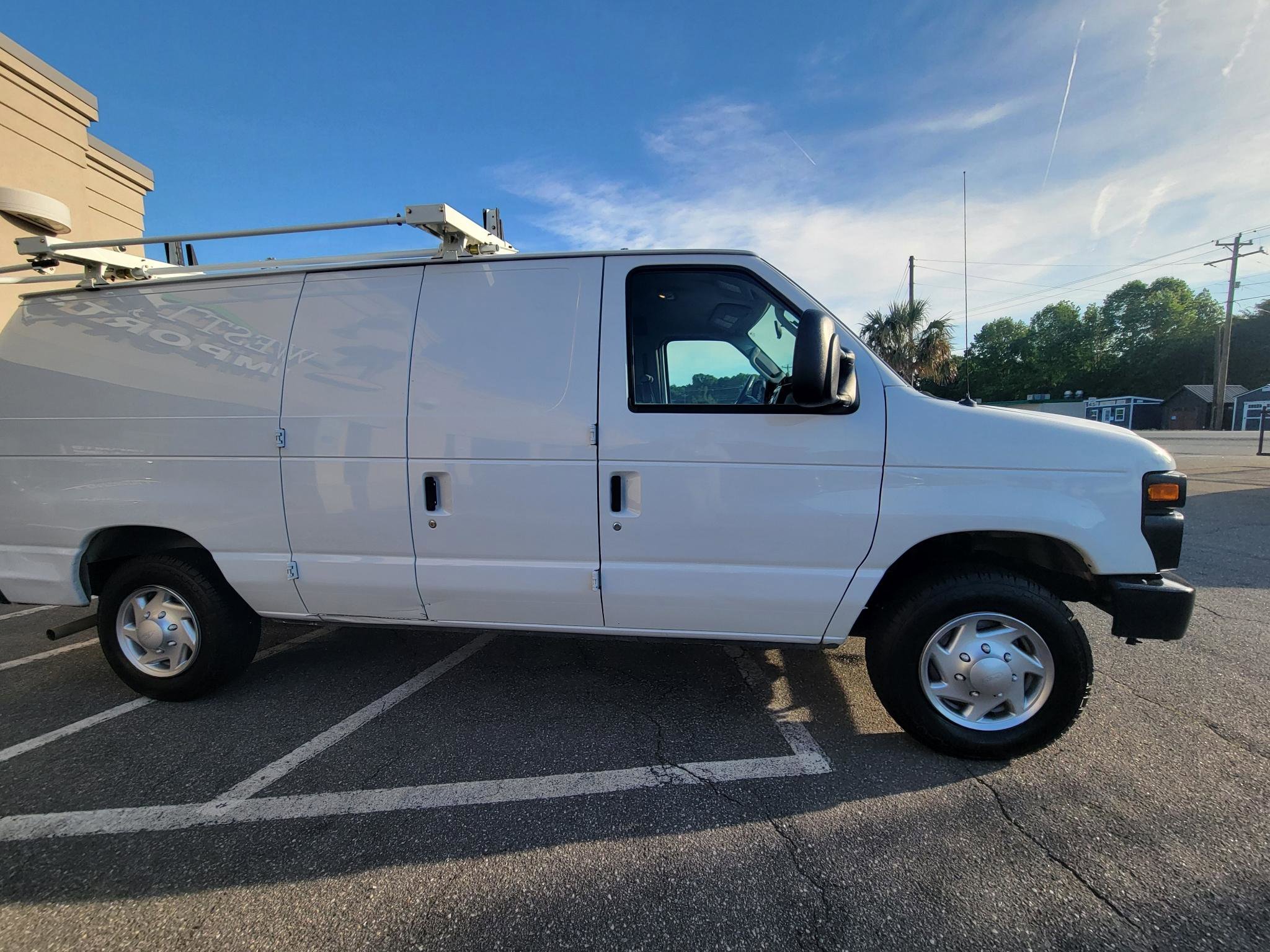 Used 2014 Ford E-150 and Econoline 150 RWD image 13