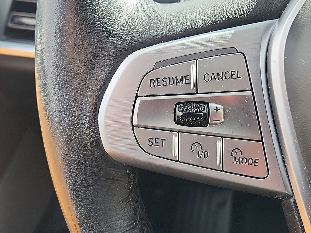 Used 2023 BMW X7 xDrive40i w/ Executive Package image 23