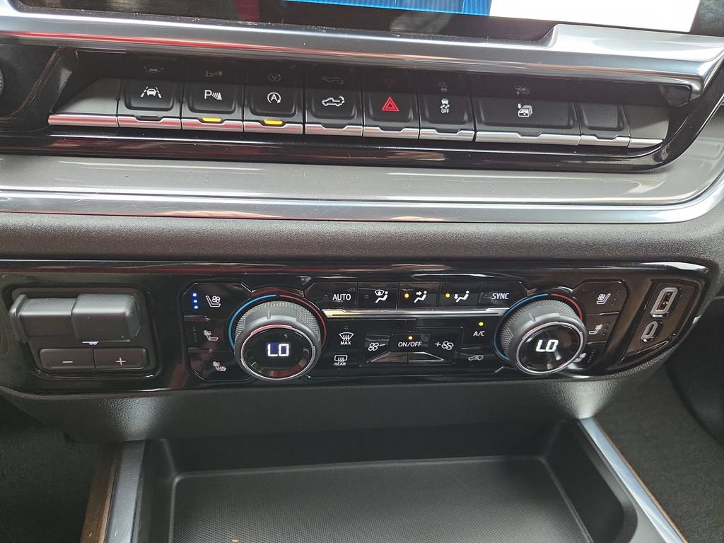 Certified 2024 Chevrolet Silverado 1500 High Country w/ Technology Package AWD/4WD image 18