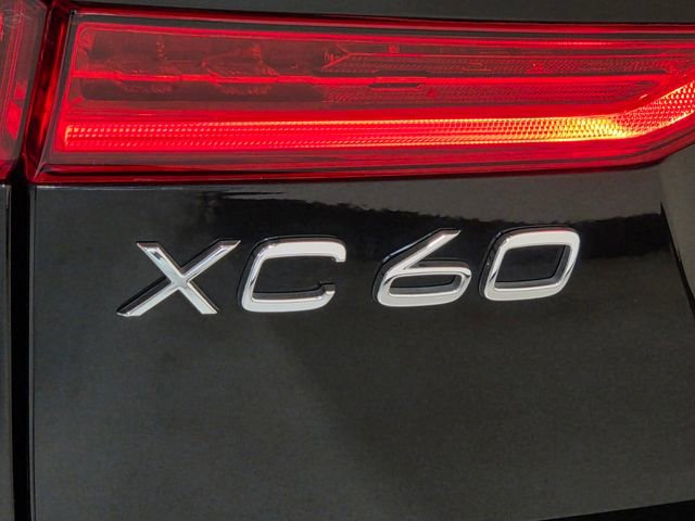 Certified 2025 Volvo XC60 B5 Plus image 7