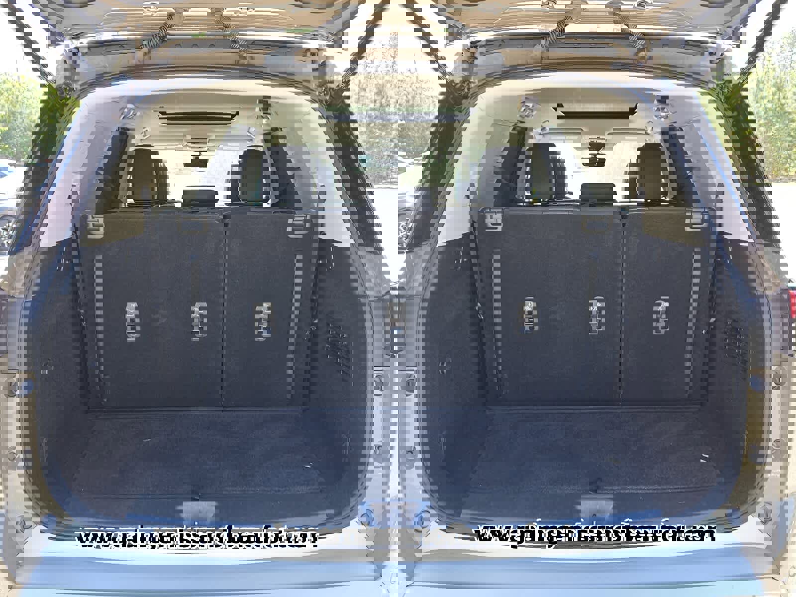 Used 2023 Nissan Pathfinder Platinum w/ Black Appearance Package image 6