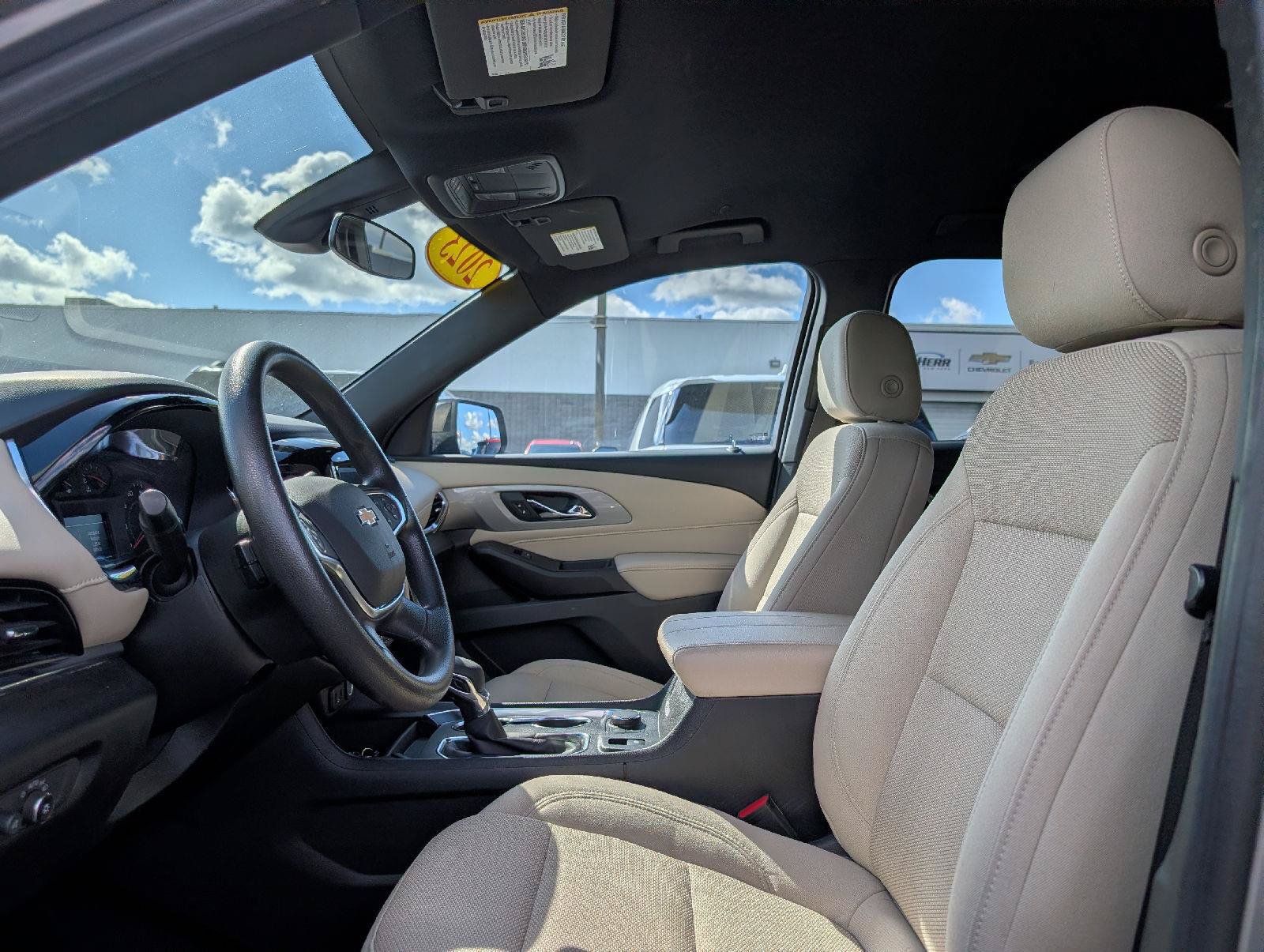 Used 2023 Chevrolet Traverse LS AWD/4WD image 11