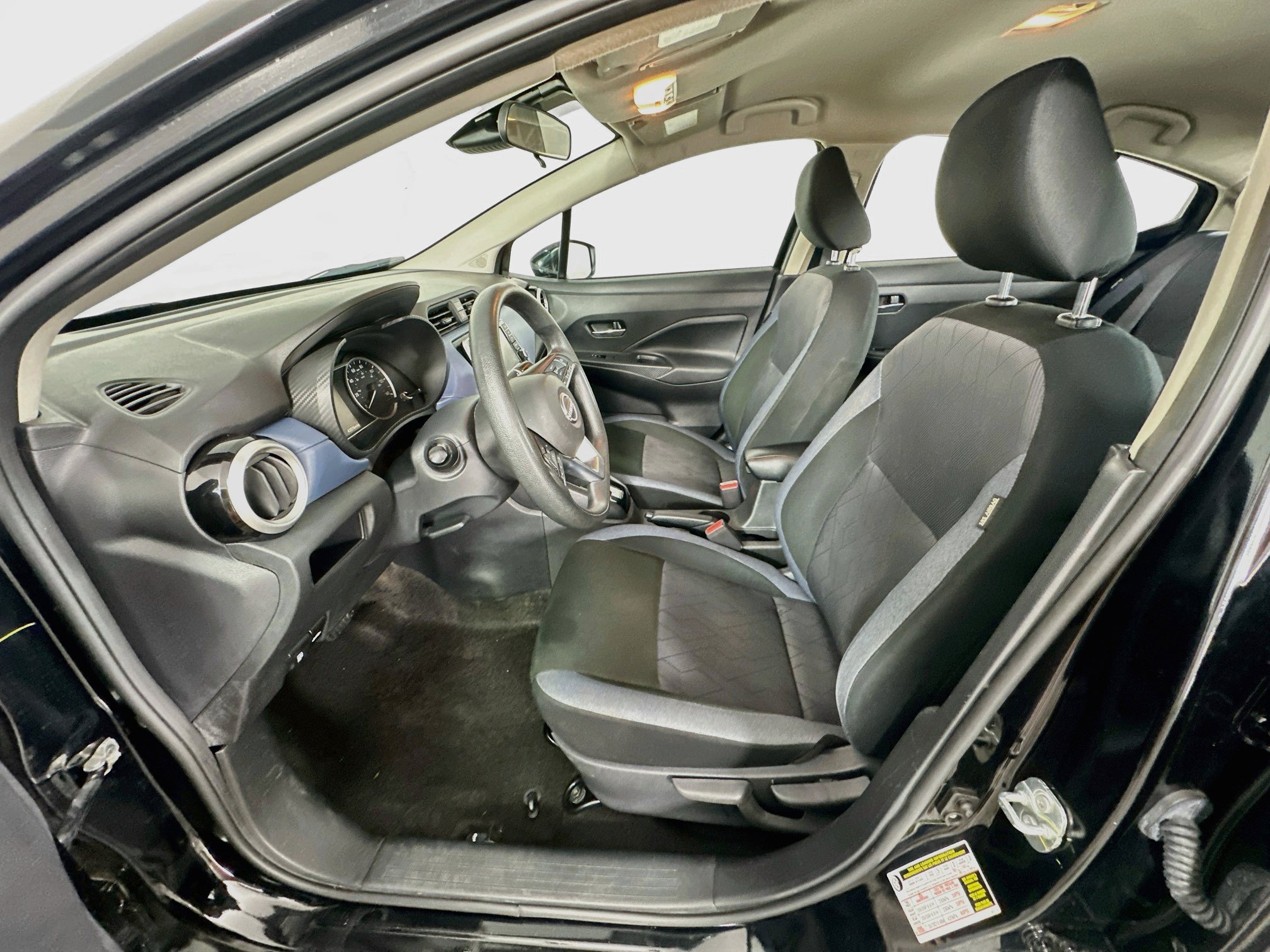 Used 2025 Nissan Versa SV FWD image 13