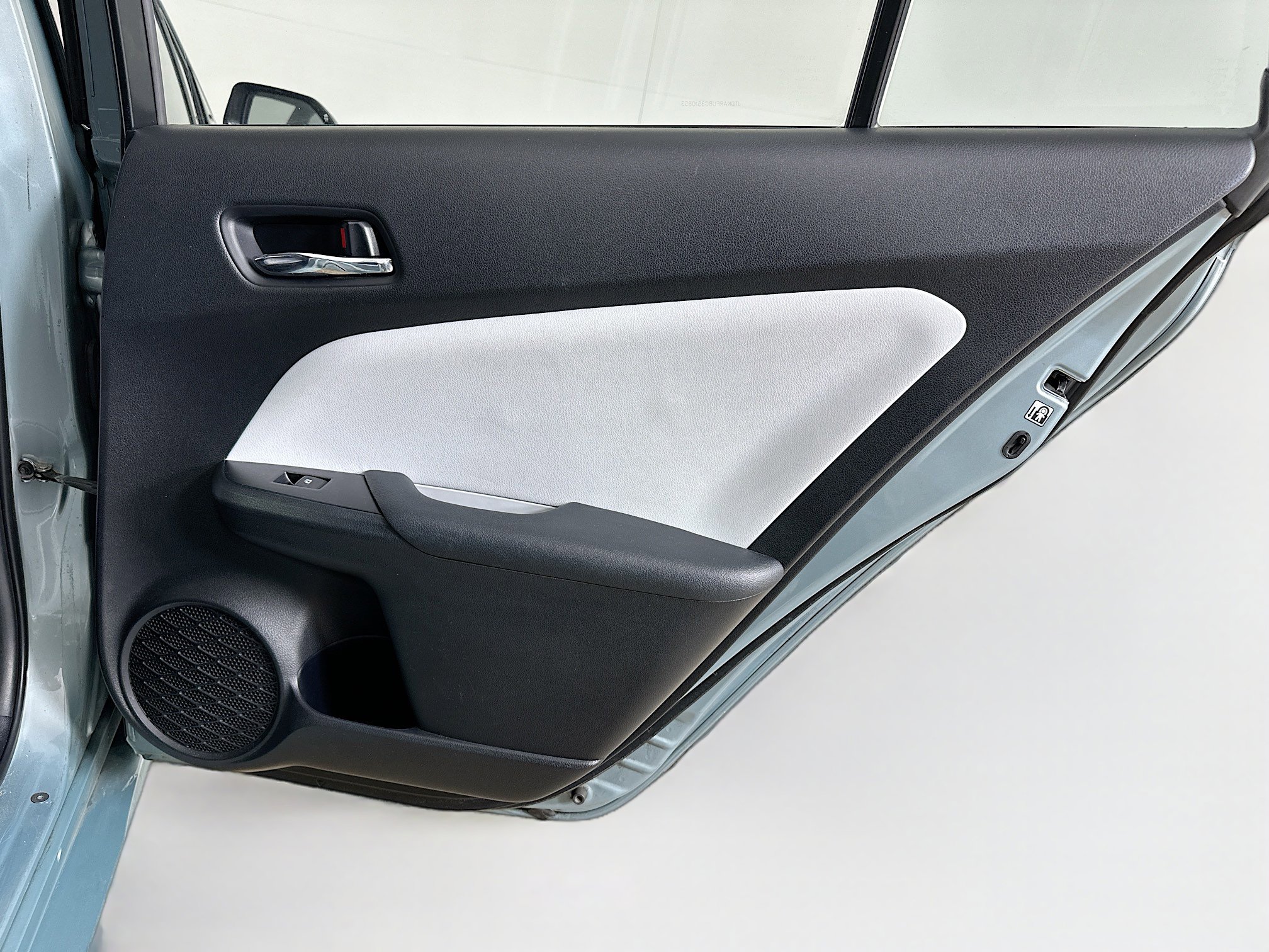 Used 2016 Toyota Prius Two image 28