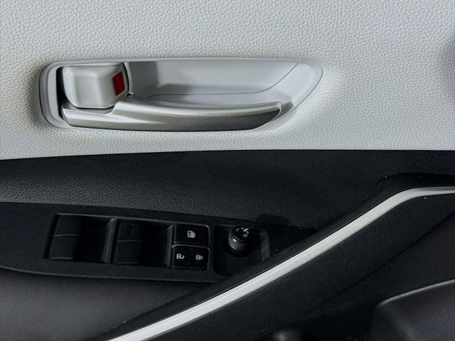 Certified 2023 Toyota Corolla SE w/ SE Premium Package FWD image 23