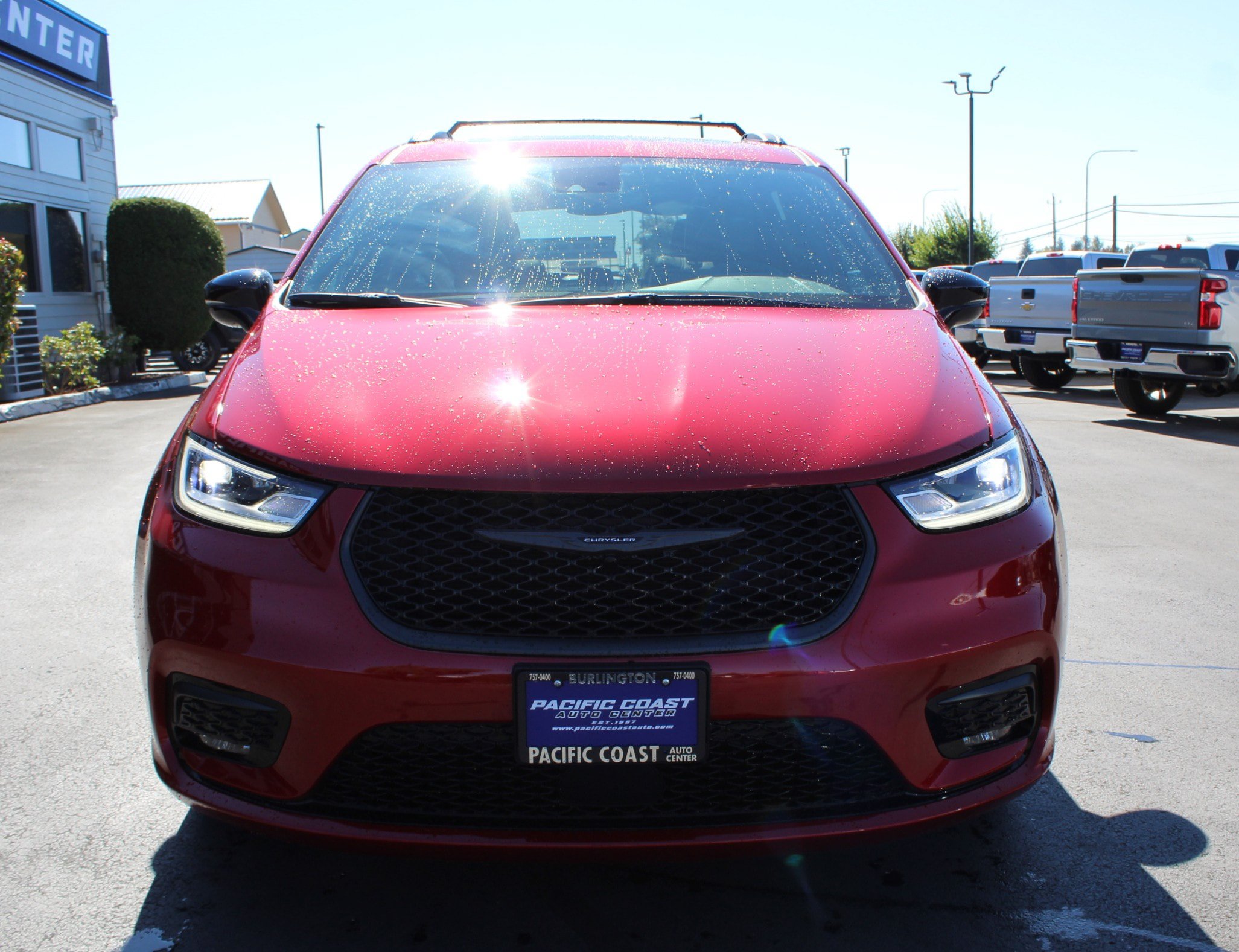 Used 2025 Chrysler Pacifica Select w/ Fav Edition Package FWD image 10