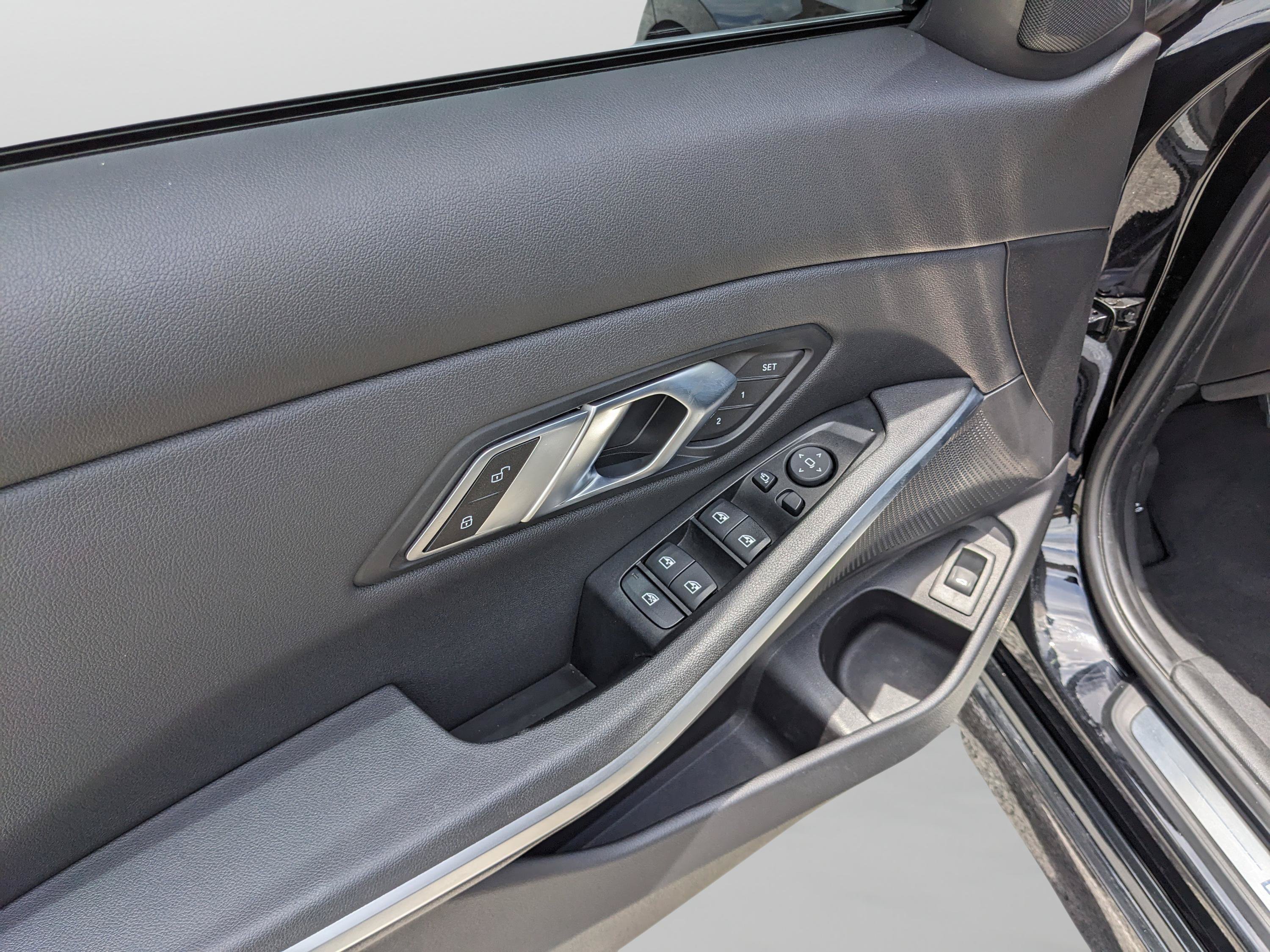 Used 2019 BMW 330i Sedan w/ Convenience Package RWD image 19