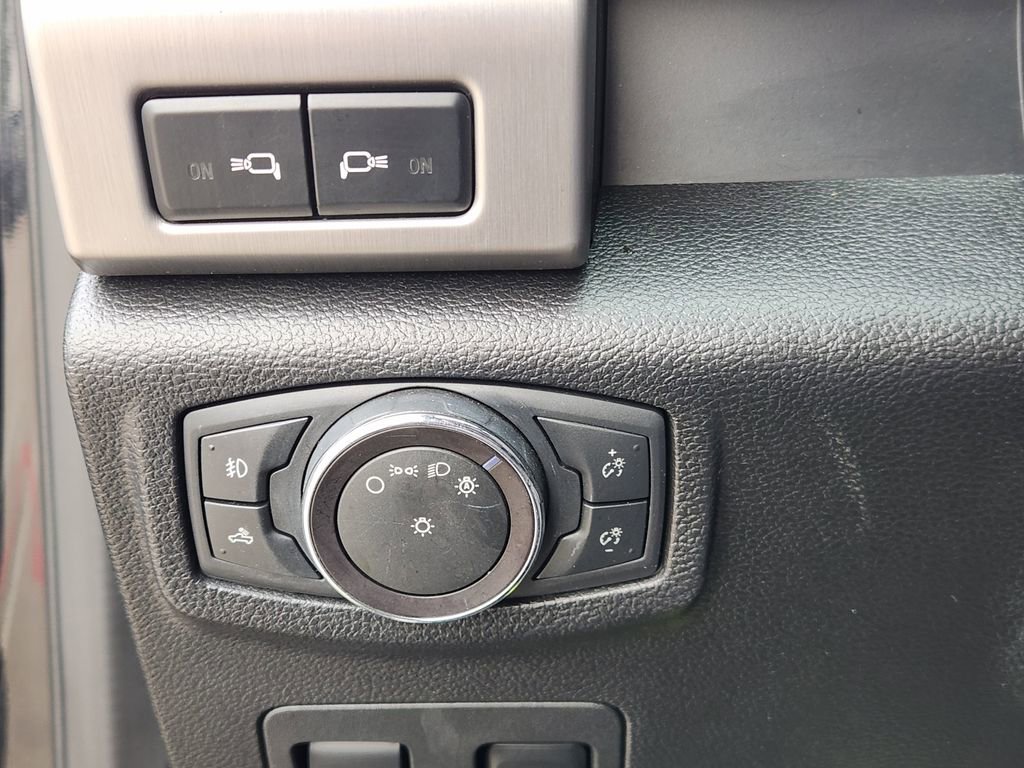 Used 2019 Ford F150 Platinum w/ Equipment Group 701A Luxury image 24