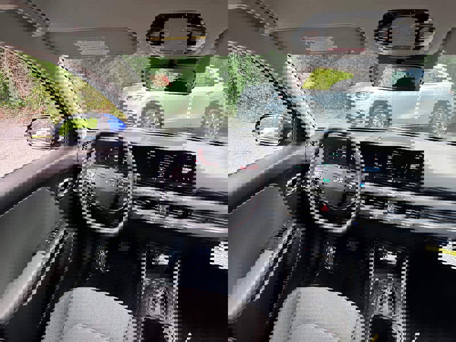 Used 2025 Kia K4 LXS image 35