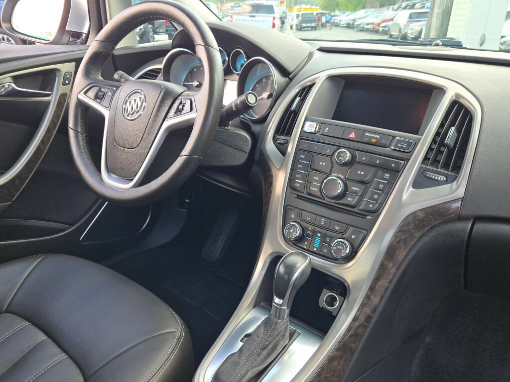 Used 2013 Buick Verano Leather FWD image 8
