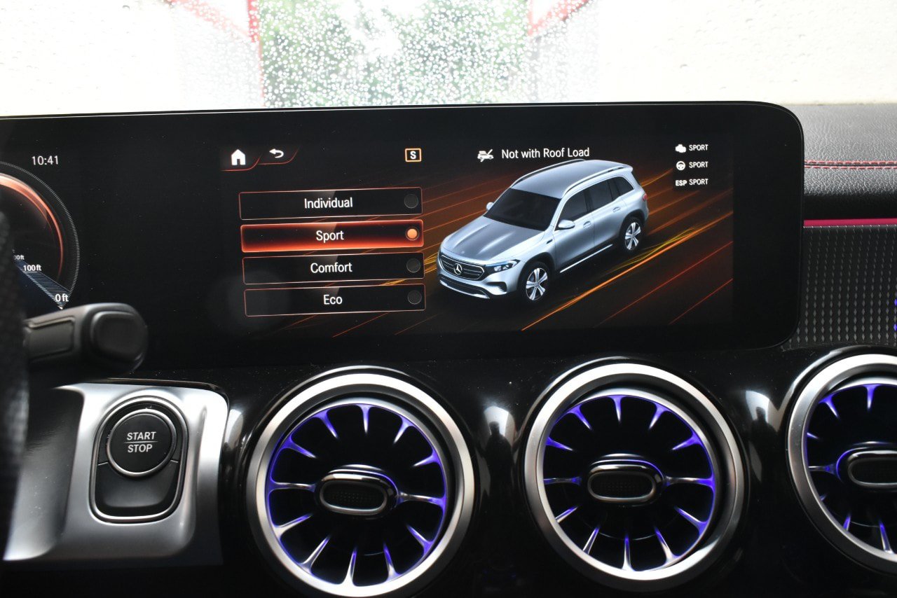 Used 2022 Mercedes-Benz EQB 300 4MATIC image 22