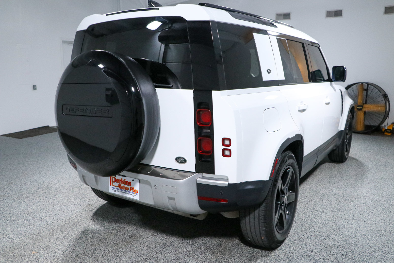 Used 2020 Land Rover Defender 110 S AWD/4WD image 7