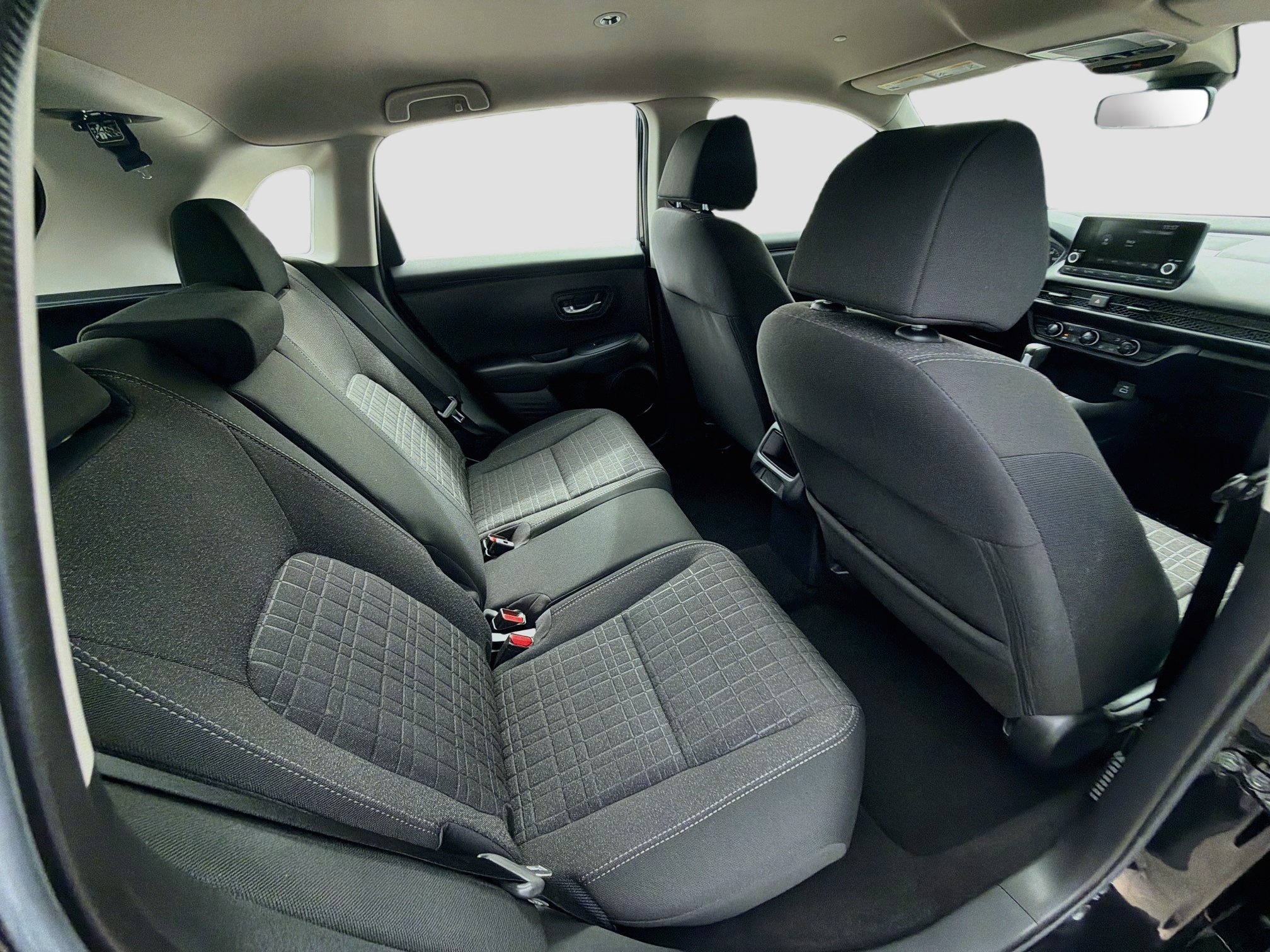 Used 2025 Honda HR-V LX image 28