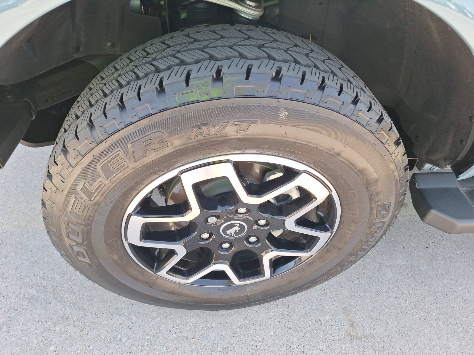 Used 2023 Ford Bronco Outer Banks AWD/4WD image 11