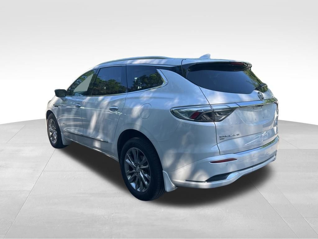 Used 2023 Buick Enclave Avenir AWD/4WD image 3
