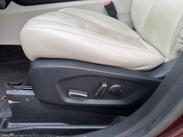 Used 2017 Ford Edge Titanium w/ Equipment Group 301A image 7