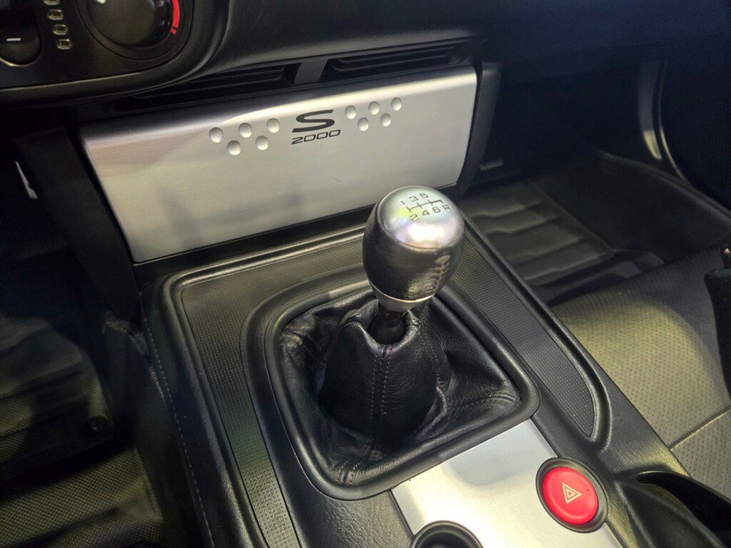 Used 2005 Honda S2000 image 18
