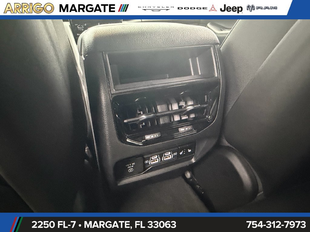 Certified 2025 Jeep Grand Cherokee Limited RWD image 12