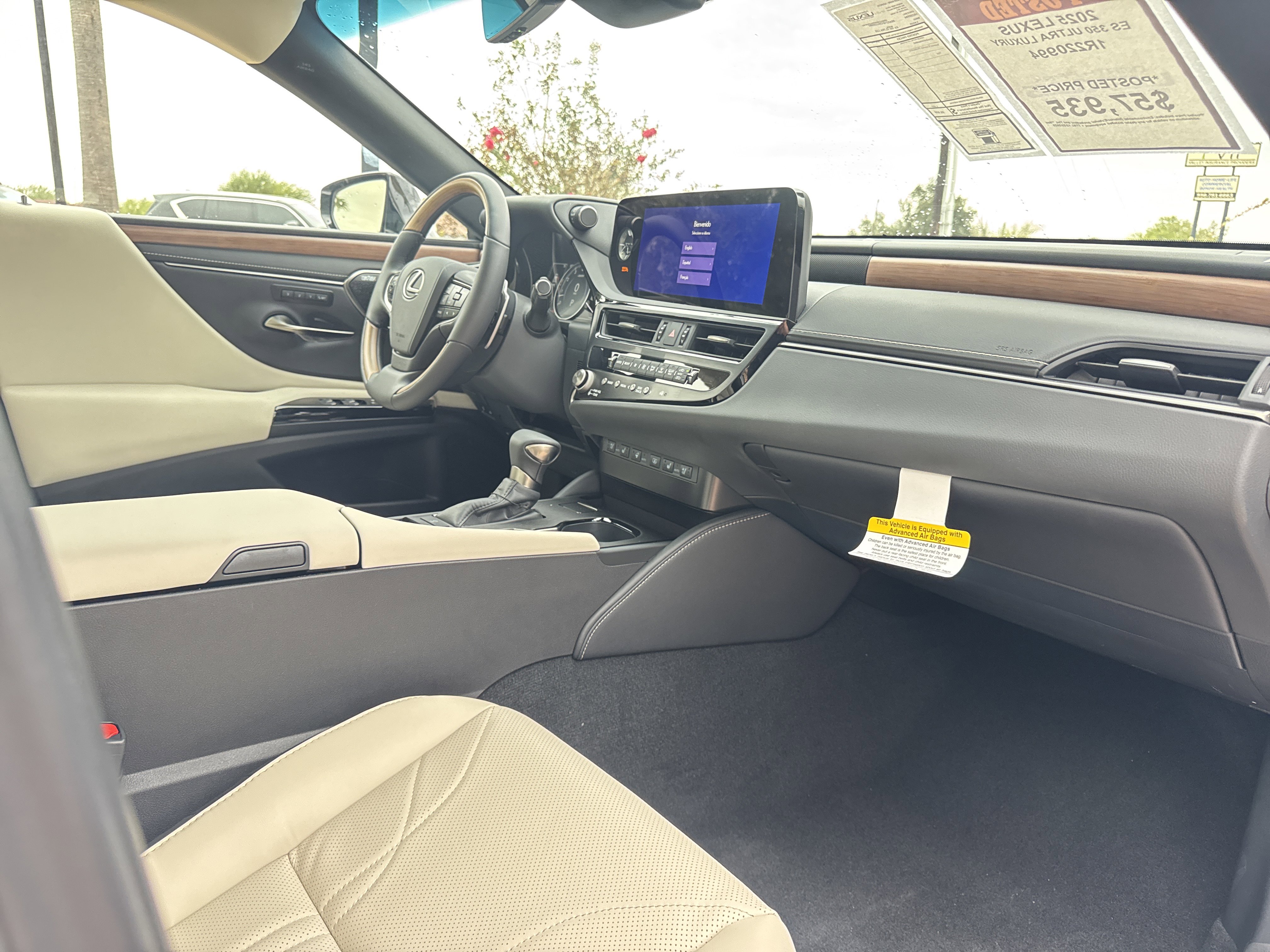 New 2025 Lexus ES 350 Ultra Luxury image 13