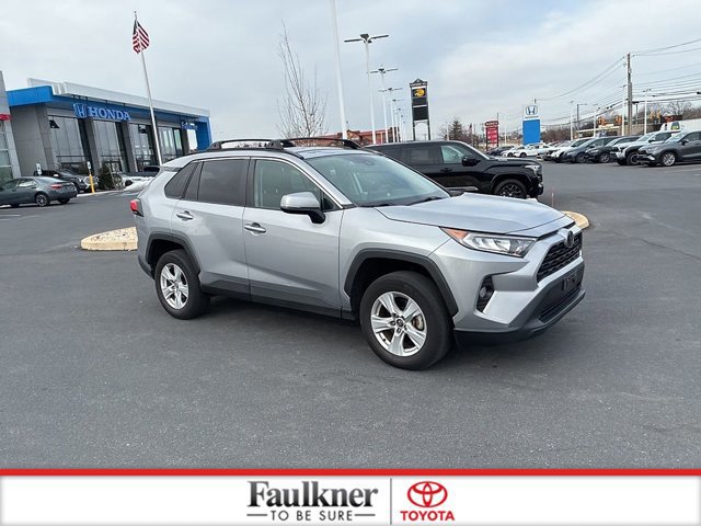 Used 2020 Toyota RAV4 XLE w/ All Weather Liner Package image 3
