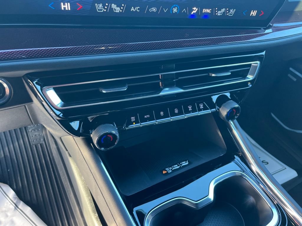 New 2026 Chevrolet Traverse RS image 15