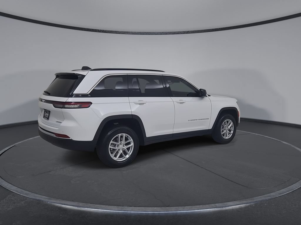 Certified 2026 Jeep Grand Cherokee Laredo X AWD/4WD image 17
