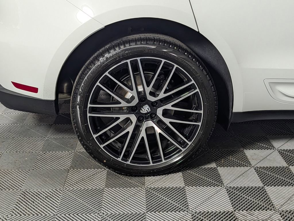 New 2026 Porsche Macan Turbo AWD/4WD image 13