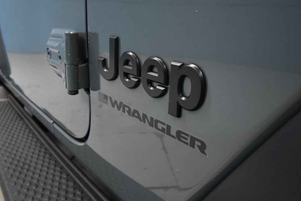 Used 2025 Jeep Wrangler Sport AWD/4WD image 34