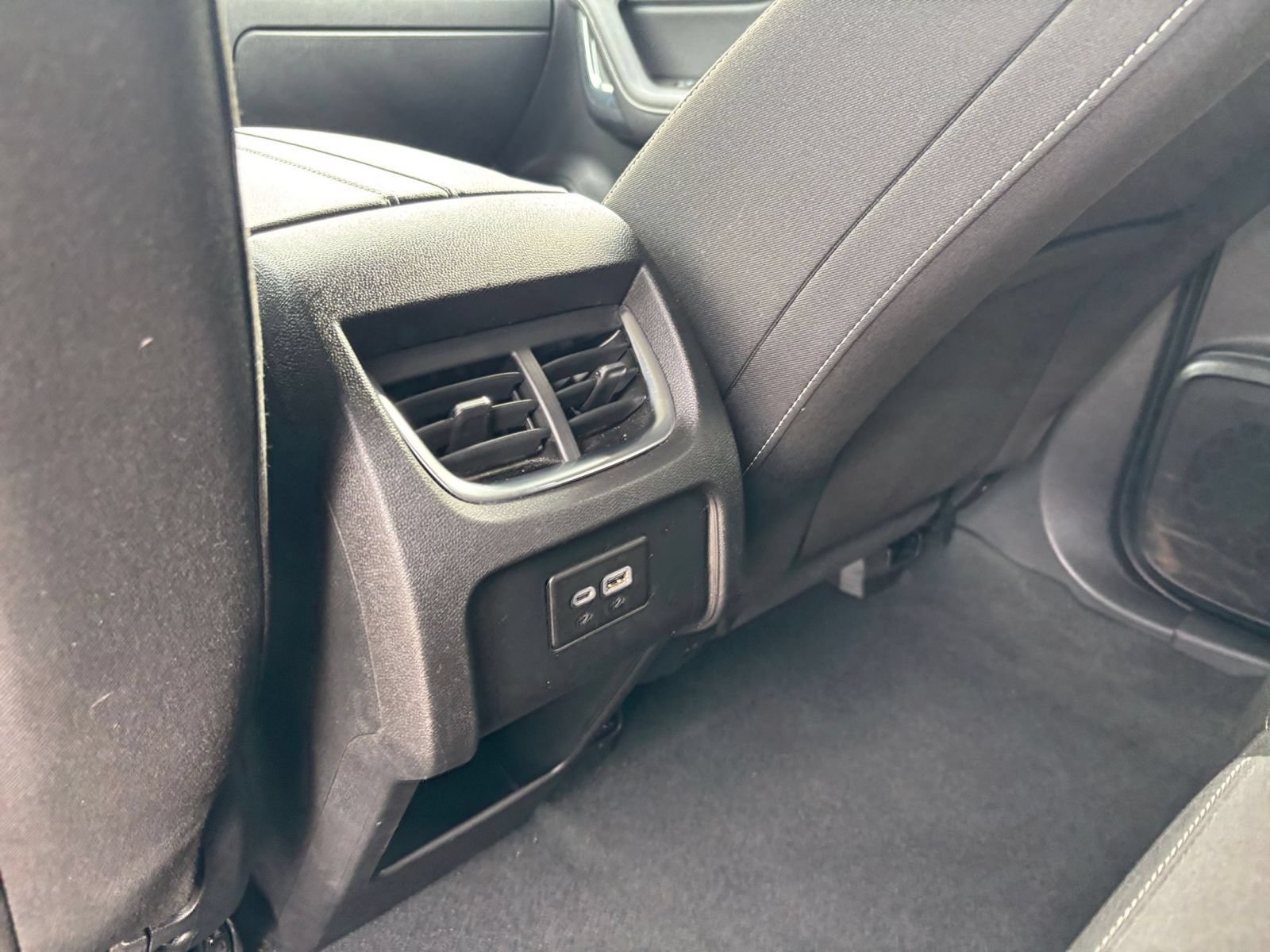 Used 2025 Chevrolet Blazer LT FWD image 23