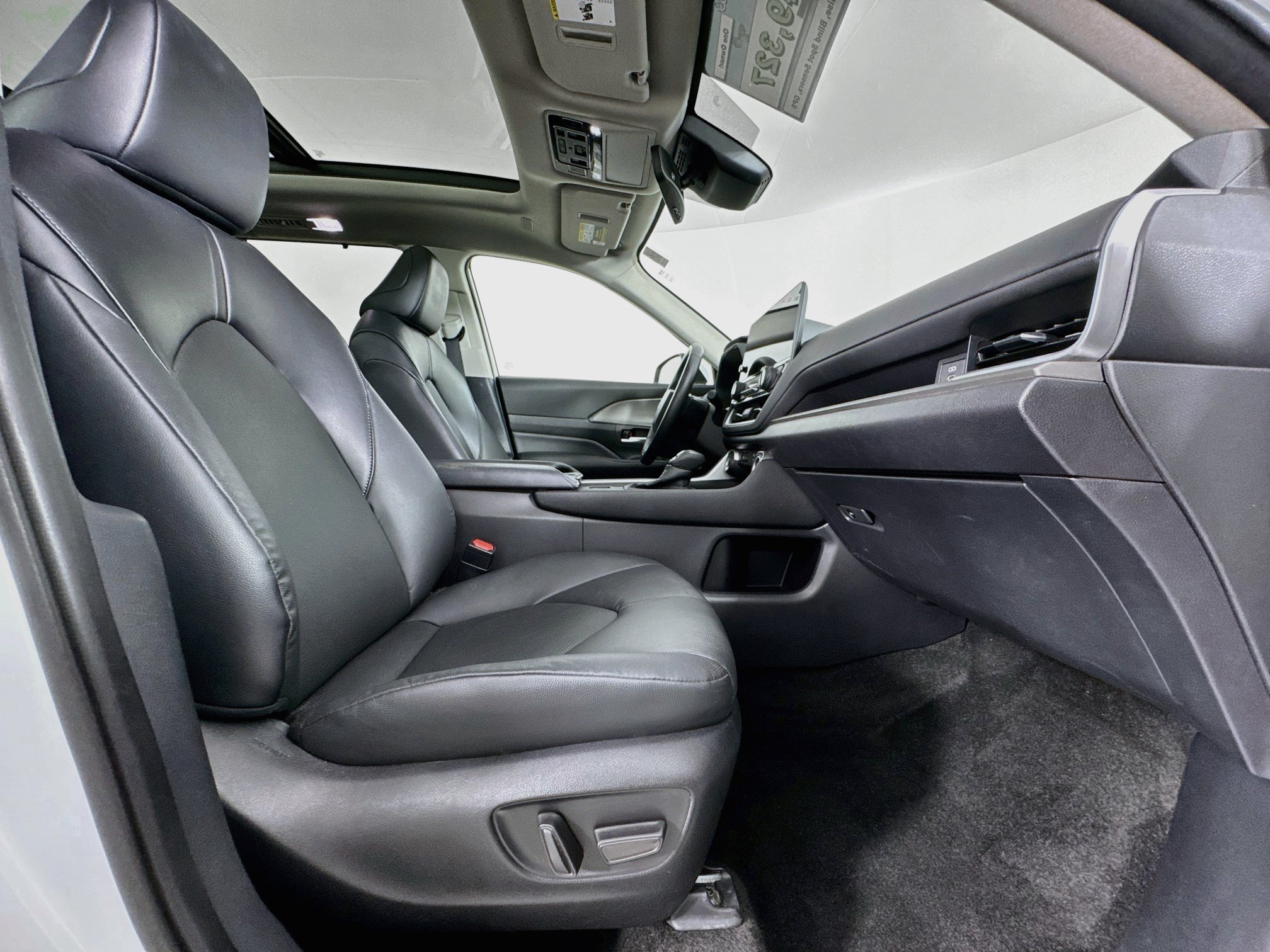 Certified 2025 Toyota Grand Highlander AWD image 30