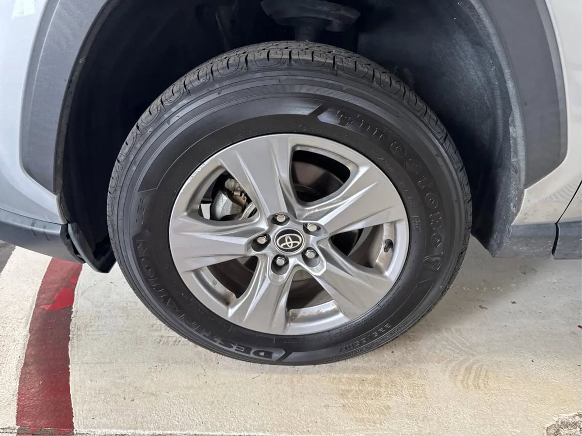 Used 2022 Toyota RAV4 XLE image 13