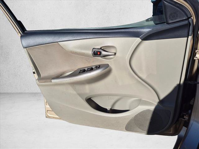 Used 2012 Toyota Corolla LE FWD image 12