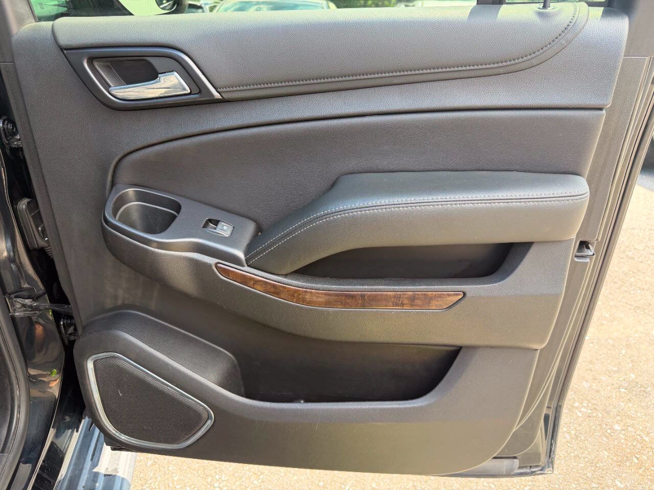 Used 2019 Chevrolet Suburban 3500 LT AWD/4WD image 42