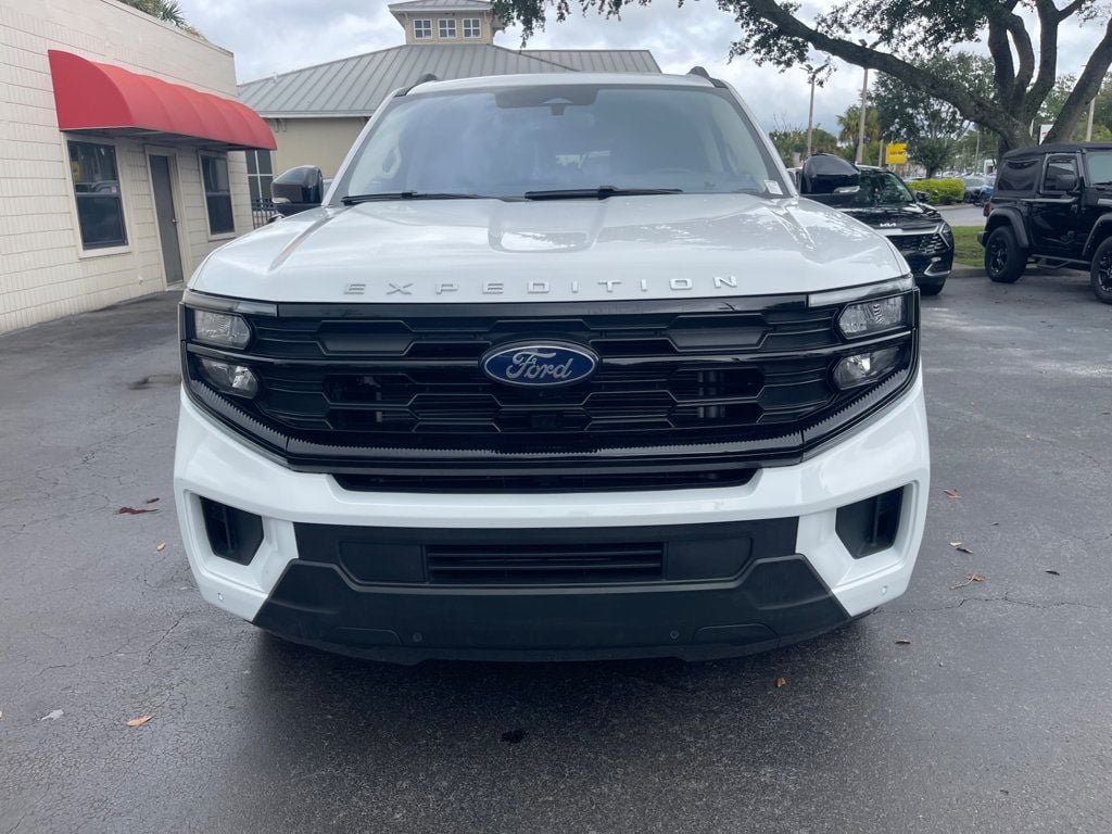 Used 2025 Ford Expedition Active AWD/4WD image 9