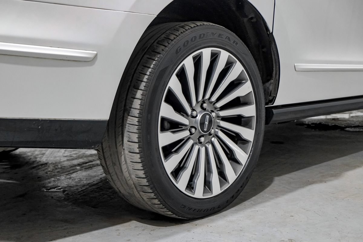 Used 2020 Lincoln Navigator L Reserve w/ Luxury Package RWD image 64