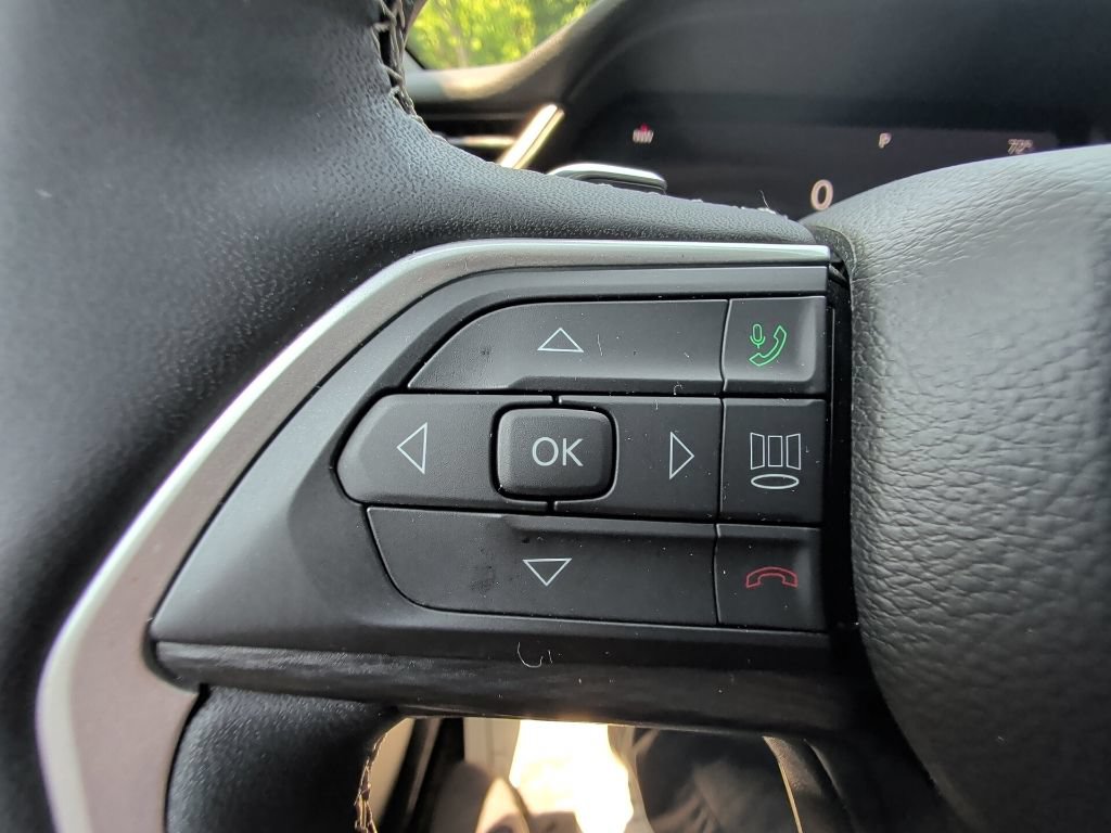 Used 2023 Jeep Grand Cherokee L Laredo AWD/4WD image 18