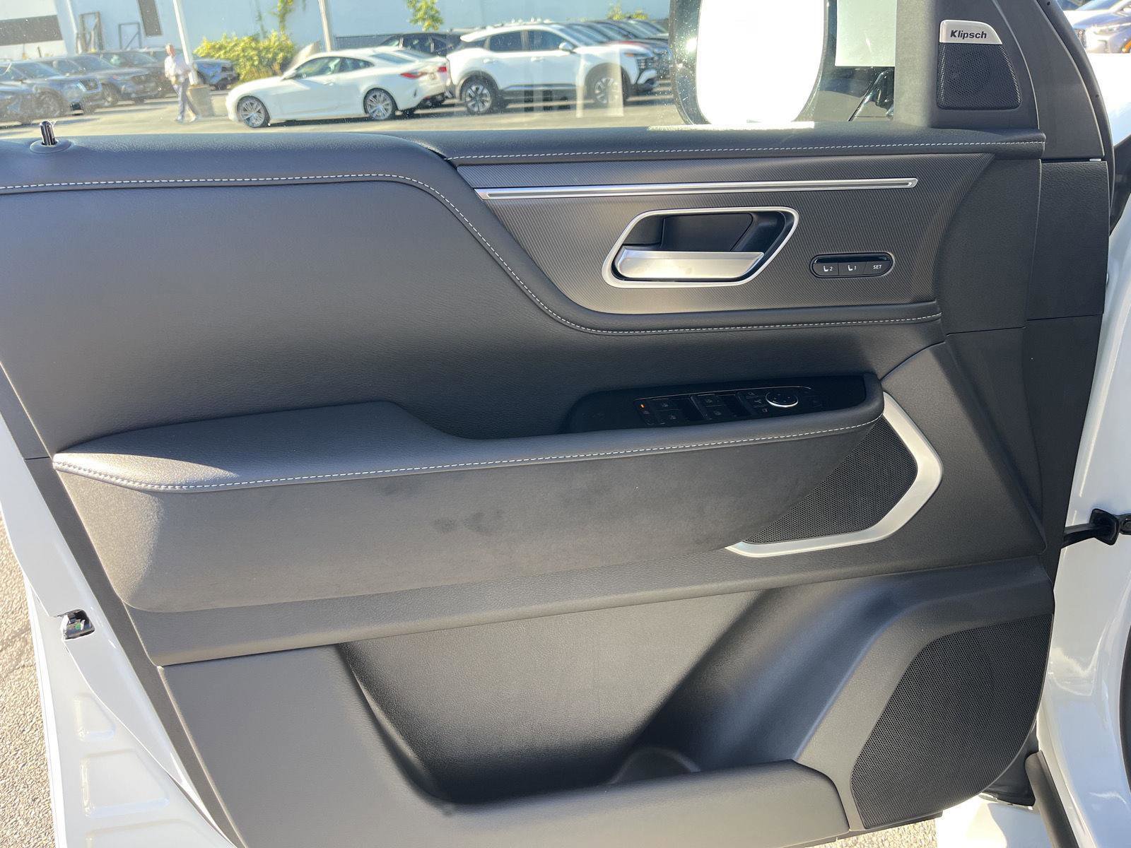 New 2026 INFINITI QX80 Luxe w/ Cargo Package image 10
