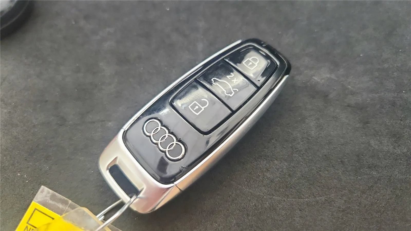 Used 2022 Audi Q8 Prestige AWD/4WD image 13
