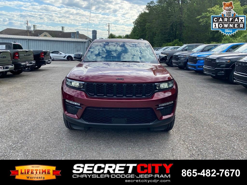 Used 2025 Jeep Grand Cherokee Limited w/ Black Appearance Package AWD/4WD image 2