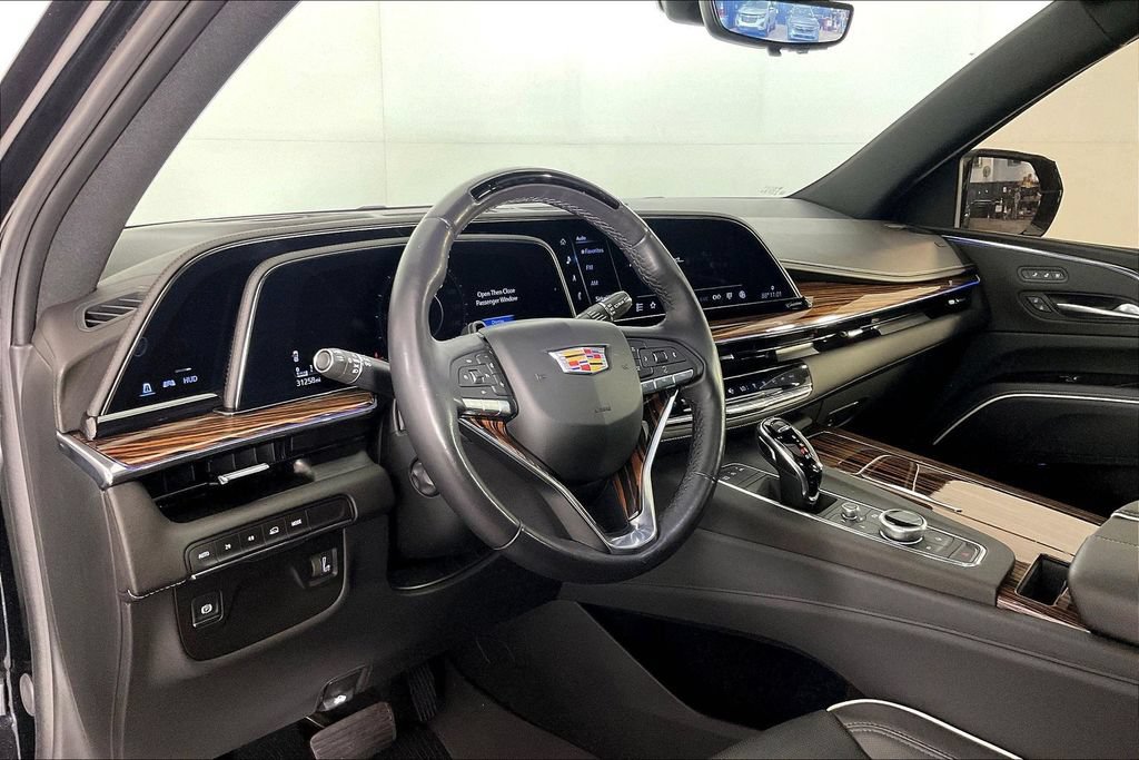 Used 2024 Cadillac Escalade ESV Premium Luxury AWD/4WD image 15