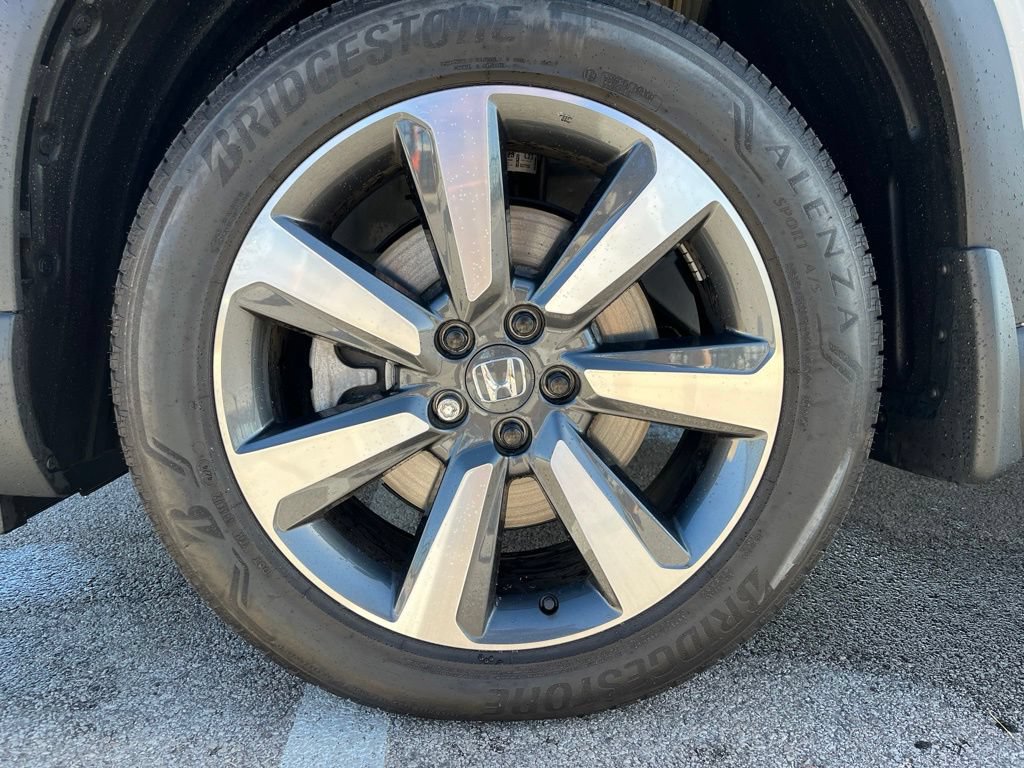 Certified 2025 Honda Pilot Touring image 13
