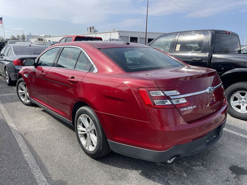 Used 2018 Ford Taurus SEL w/ Equipment Group 201A image 5