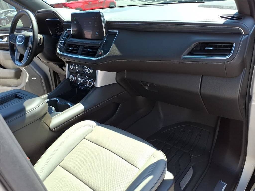 Used 2023 GMC Yukon XL SLT AWD/4WD image 15