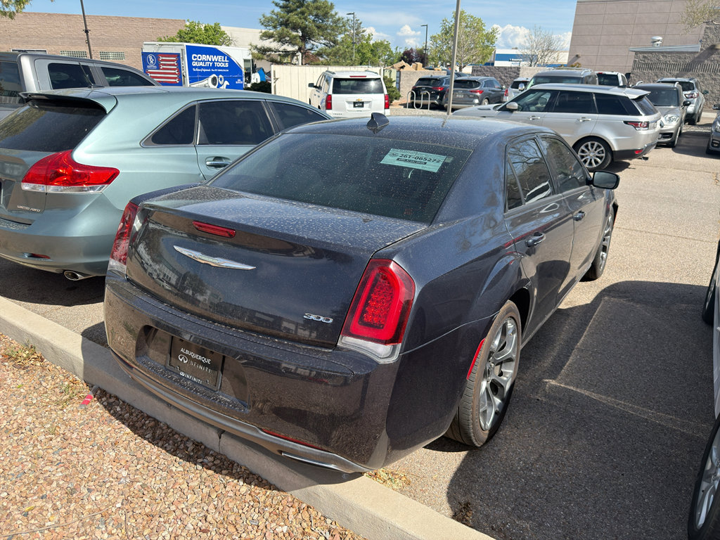 Used 2018 Chrysler 300 Touring w/ Sport Appearance Package image 15