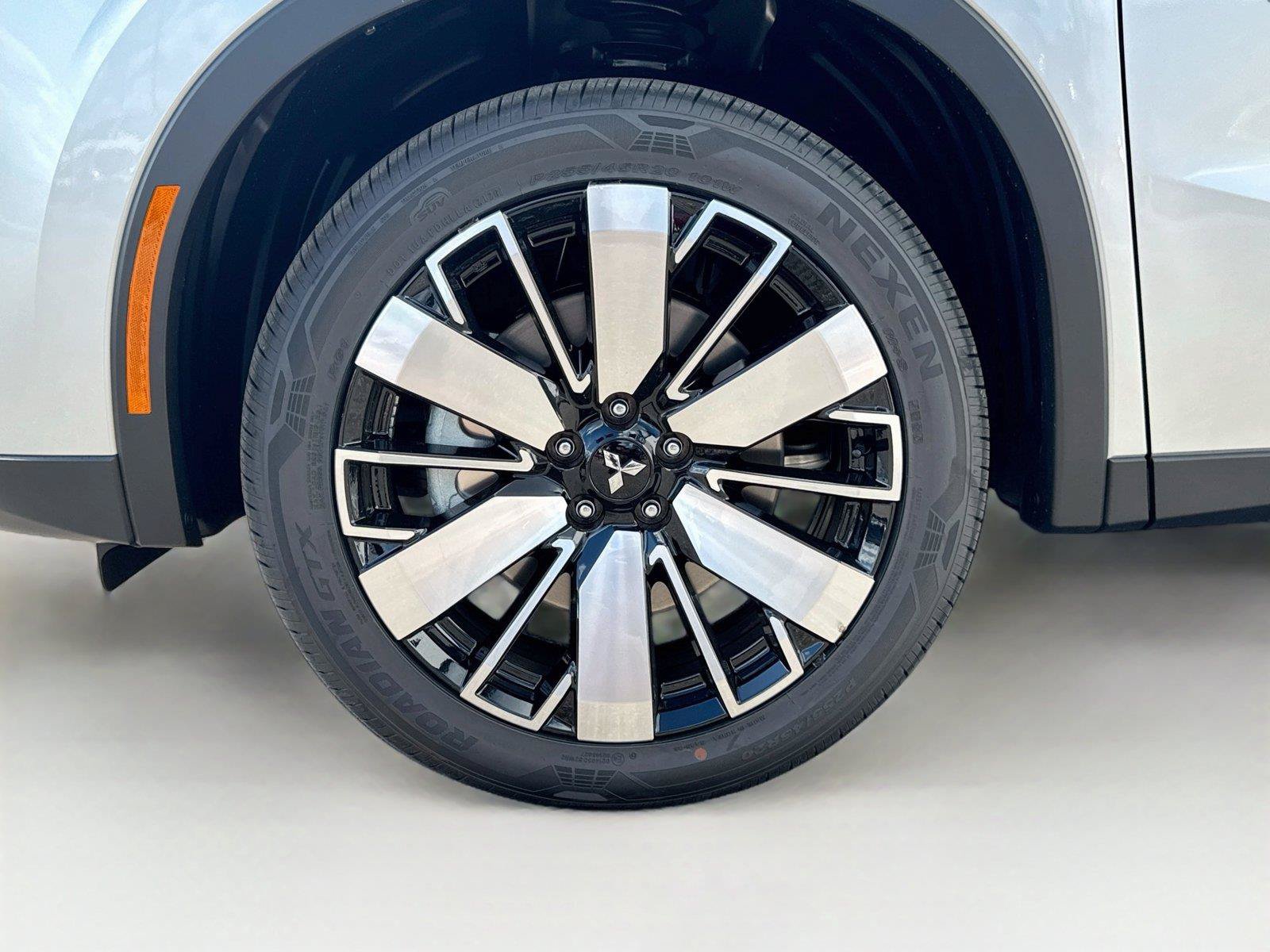 New 2026 Mitsubishi Outlander SE FWD image 33