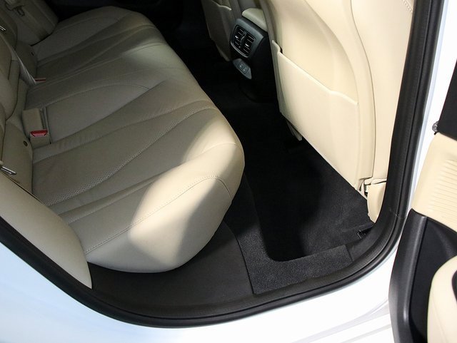 Certified 2025 Acura TLX w/ Technology Package image 31