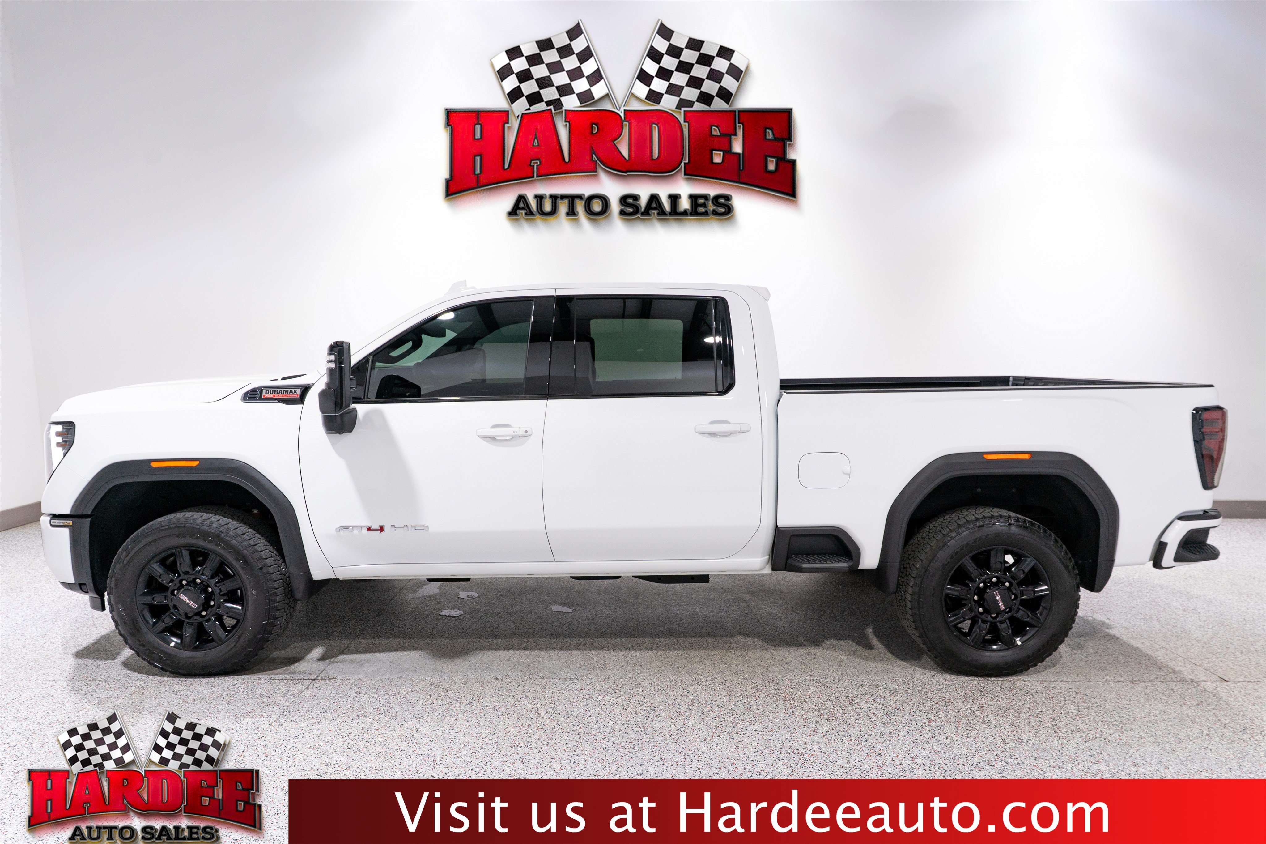 Used 2026 GMC Sierra 2500 AT4 AWD/4WD image 1