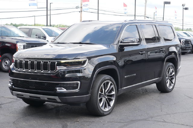 Used 2022 Jeep Wagoneer Series III w/ Premium Group I AWD/4WD image 9
